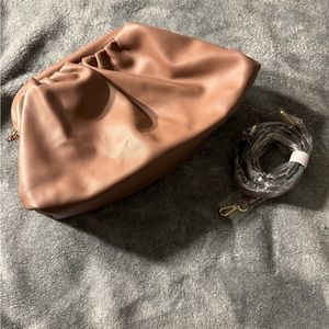 Aldo Clutch